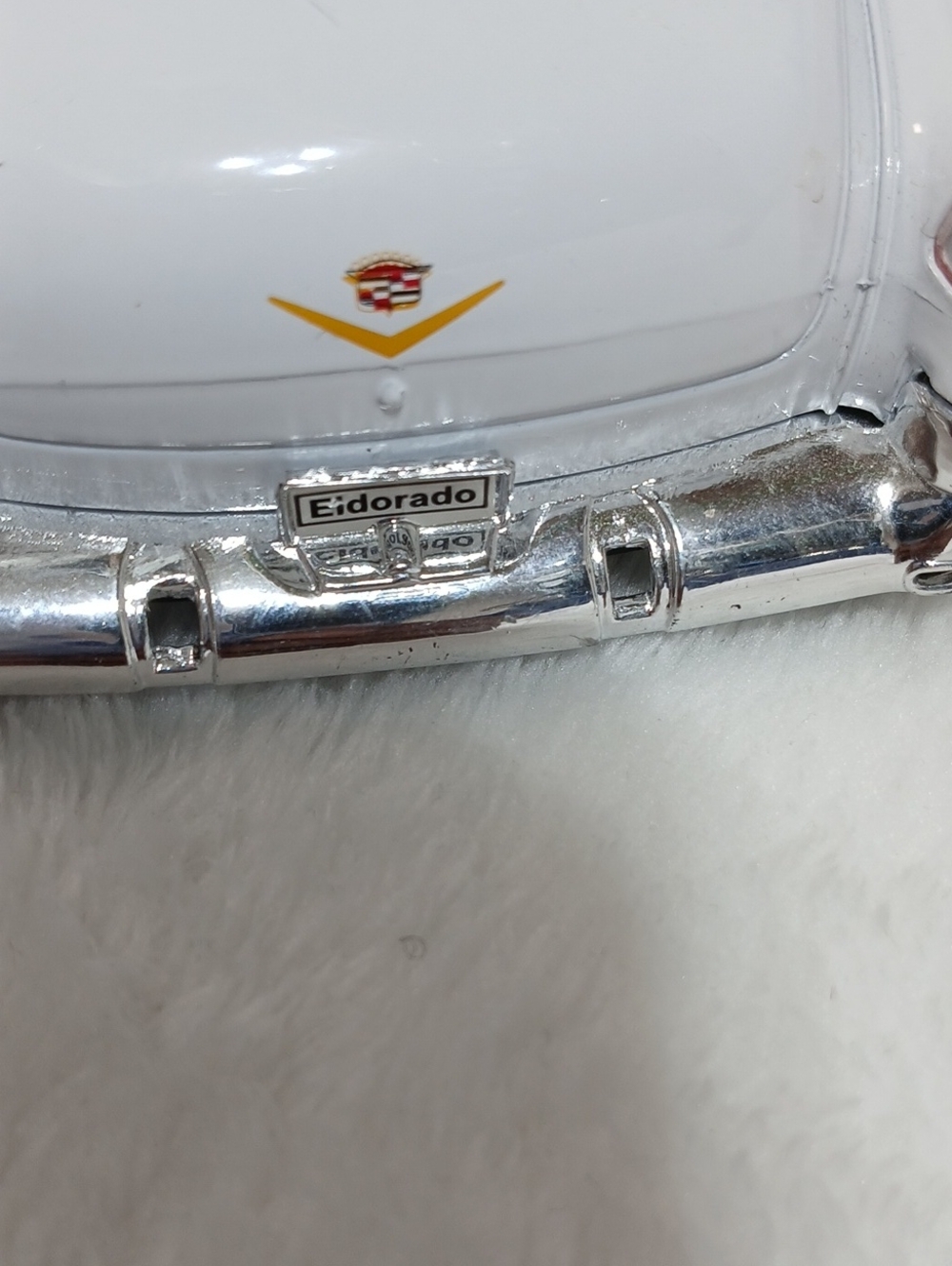 Welly 1953 Cadillac Eldorado Convertible diecast model - Picture 10 of 13